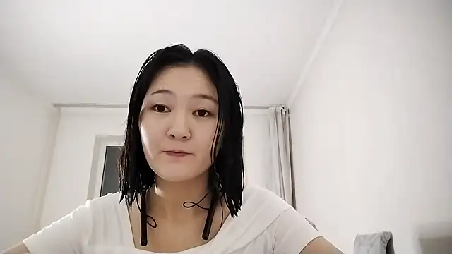 Lyndasilk online show from 10.16.25