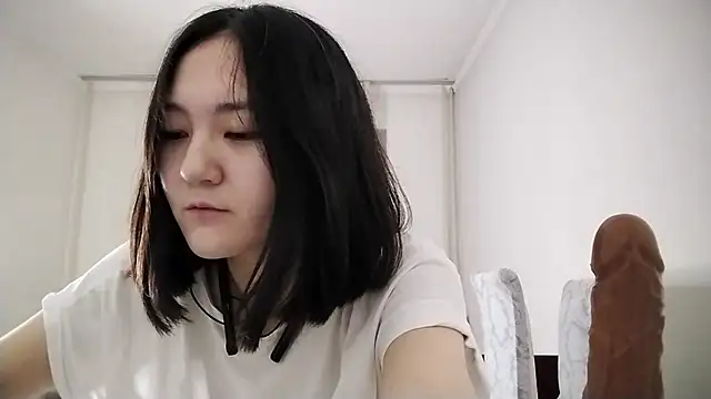 Lyndasilk online show from 11.02.25