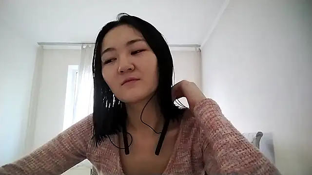 Lyndasilk online show from 11.20.25