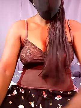 Snapshot of Mishel_hot chatting on 11.10.25 Mishel hot online show from 11.10.25