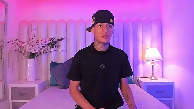 Snapshot of GaelCarter chatting on 10.28.25 GaelCarter online show from 10.28.25