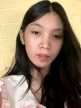 linh-lan1 online show from 10.15.25