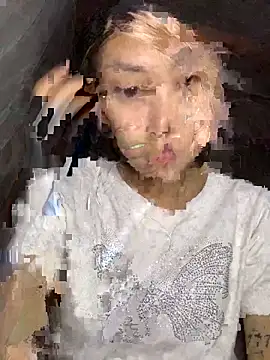 linh-lan1 online show from 10.27.25