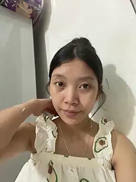 Snapshot of linh-lan1 chatting on 06.15.26 linh-lan1 online show from 06.15.26