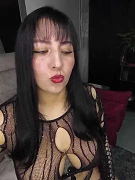 kitten25-hott online show from 12.18.25