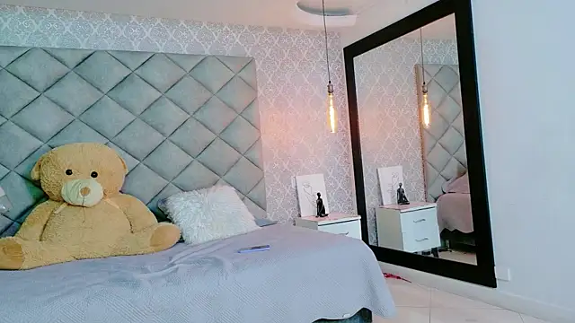 Snapshot of CARO_ADAMS1 chatting on 02.04.26 CARO ADAMS1 online show from 02.04.26