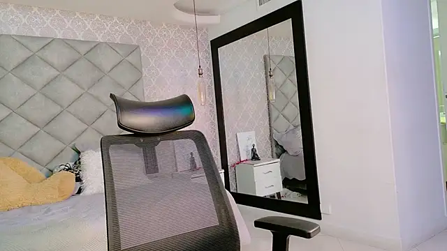 Snapshot of CARO_ADAMS1 chatting on 02.05.26 CARO ADAMS1 online show from 02.05.26