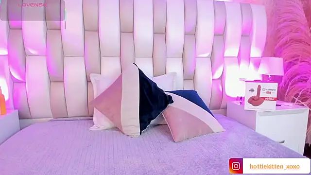 Ari lynn  online show from 03.03.26