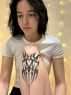 Snapshot of _LovelyDana_ chatting on 11.02.25 LovelyDana online show from 11.02.25