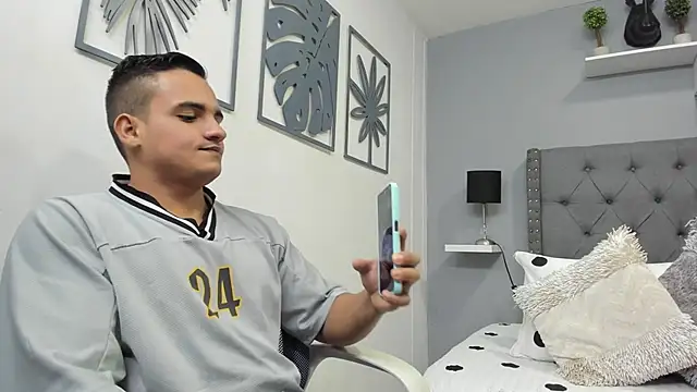 violeta and maxx online show from 11.18.25