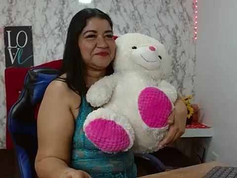  Danna Milf  online show from 11.19.25