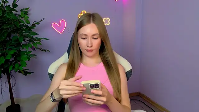 Snapshot of EllyColins chatting on 07.10.26 EllyColins online show from 07.10.26