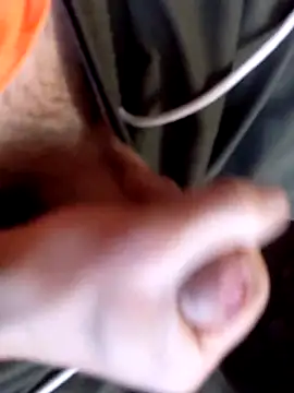 Snapshot of szabi1995 chatting on 10.30.25 szabi1995 online show from 10.30.25