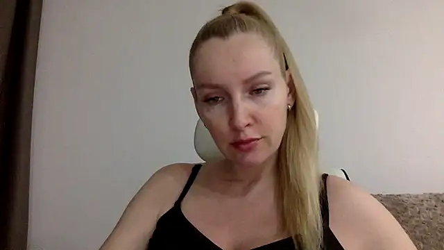 Snapshot of Neralith chatting on 07.15.26 Neralith online show from 07.15.26