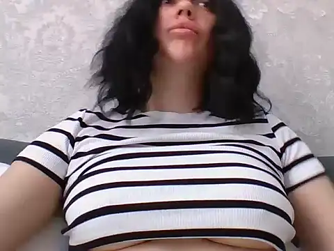 Snapshot of Yanorell chatting on 03.04.26 Yanorell online show from 03.04.26