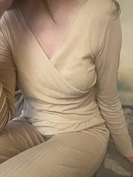 KittieCreme online show from 02.05.26