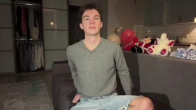 Snapshot of Jeremy1Scott chatting on 11.22.25 Jeremy1Scott online show from 11.22.25