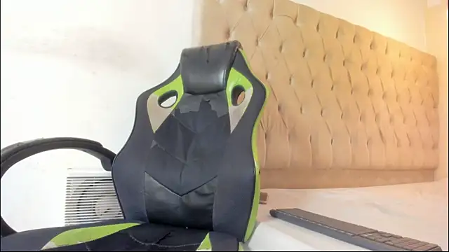 Hotblosson online show from 11.27.25