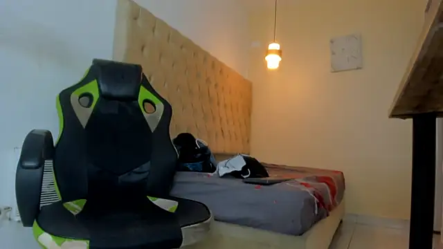 Hotblosson online show from 12.18.25