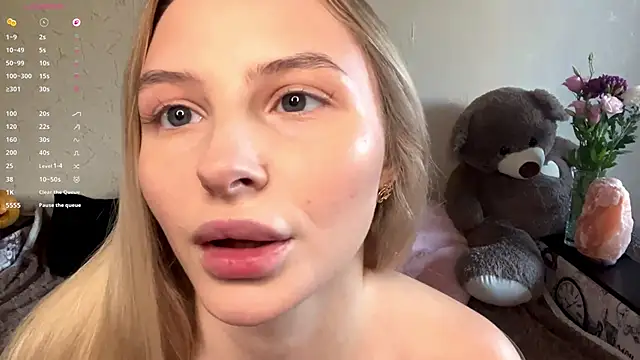 Snapshot of VictoriaMystery chatting on 11.01.25 VictoriaMystery online show from 11.01.25