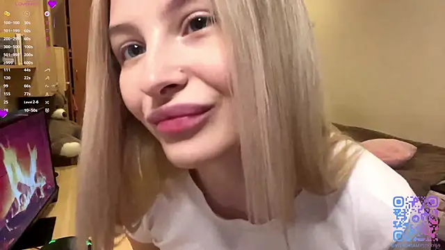 Snapshot of VictoriaMystery chatting on 11.29.25 VictoriaMystery online show from 11.29.25