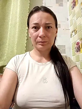 HollyDollsi online show from 12.13.25