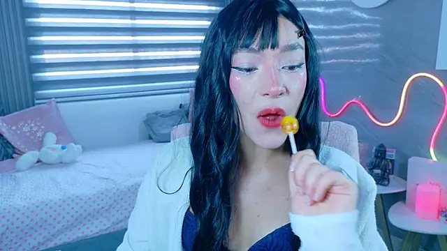 Snapshot of Naaomi_cute chatting on 10.16.25 Naaomi cute online show from 10.16.25