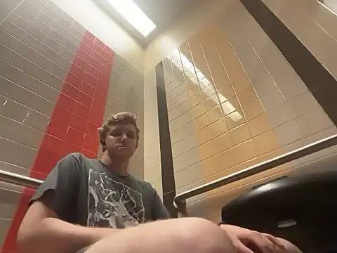 Snapshot of eddieeeeee1232 chatting on 10.27.25 eddieeeeee1232 online show from 10.27.25