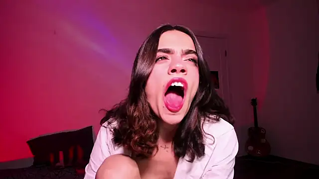 Snapshot of nightfloatt chatting on 11.25.25 nightfloatt online show from 11.25.25