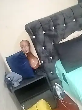 CaramelBoootie online show from 11.21.25