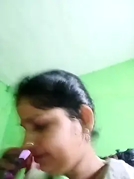 Karishma cute online show from 01.12.26