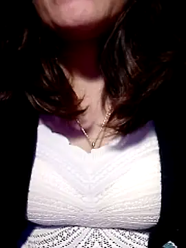 Snapshot of YiyinLy chatting on 02.03.26 YiyinLy online show from 02.03.26