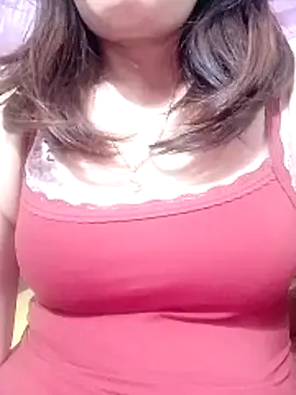 Snapshot of YiyinLy chatting on 02.26.26 YiyinLy online show from 02.26.26