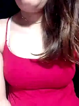 Snapshot of YiyinLy chatting on 05.21.26 YiyinLy online show from 05.21.26