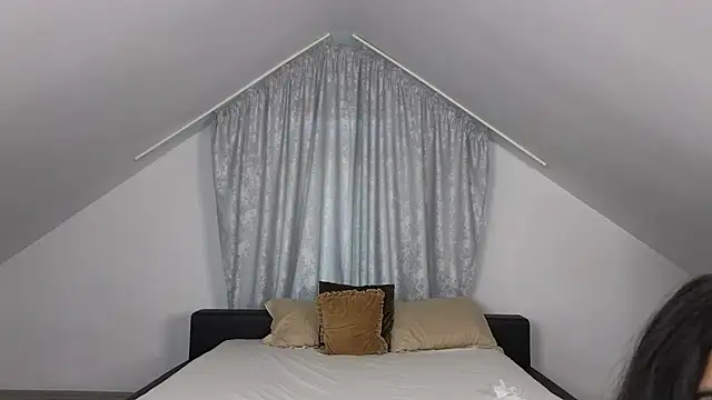 Snapshot of TenderSin chatting on 10.24.25 TenderSin online show from 10.24.25