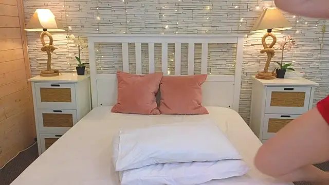 Soft Lilly online show from 04.27.26