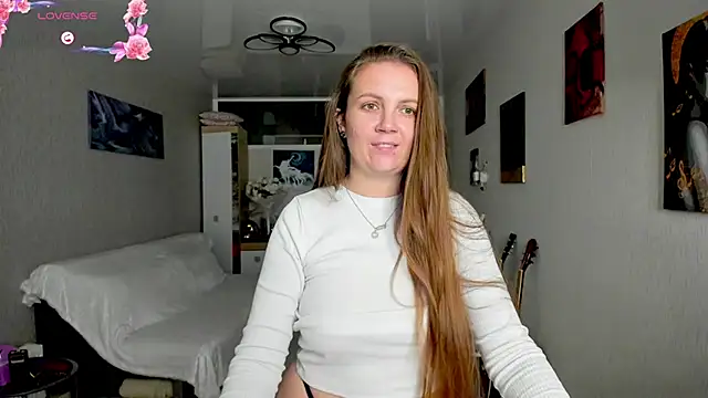 Snapshot of Amy__Leee_ chatting on 10.26.25 Amy Leee online show from 10.26.25