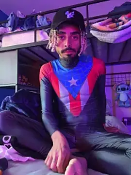 Snapshot of shadespider chatting on 03.18.26 shadespider online show from 03.18.26