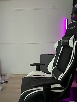 Snapshot of ericiii chatting on 02.27.26 ericiii online show from 02.27.26