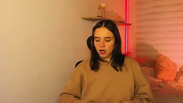 Snapshot of Emily_Lindey chatting on 11.13.25 Emily Lindey online show from 11.13.25