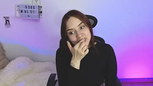 Emily Lindey online show from 02.21.26