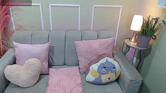 ZharaGag on u online show from 10.16.25