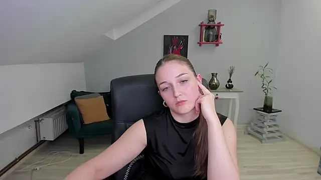 AnneWilsonn online show from 12.16.25