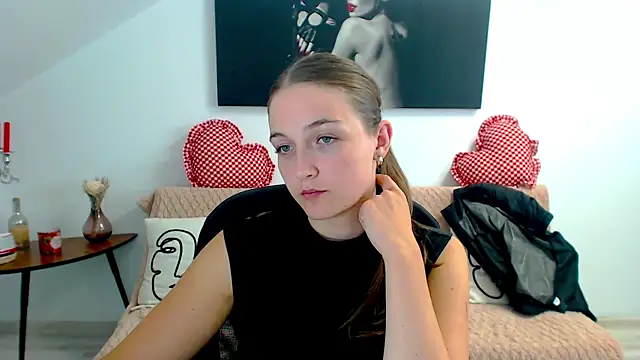 Snapshot of AnneWilsonn chatting on 07.21.26 AnneWilsonn online show from 07.21.26