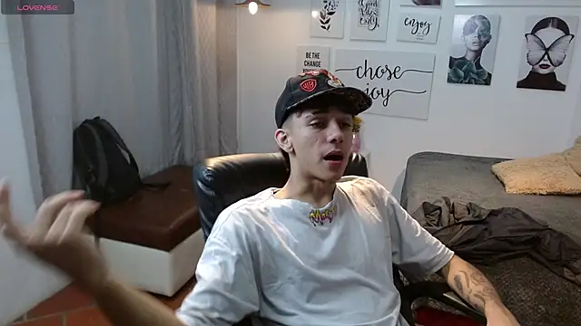 AmethystShadow17 online show from 11.22.25