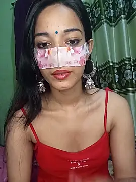 Snapshot of Night_Queen3 chatting on 10.18.25 Night Queen3 online show from 10.18.25