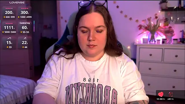 SummerTina online show from 03.17.25