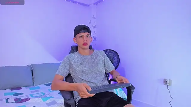 Snapshot of Axel_Cody_ chatting on 10.23.25 Axel Cody online show from 10.23.25