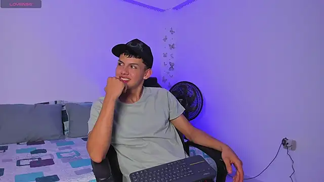 Snapshot of Axel_Cody_ chatting on 10.26.25 Axel Cody online show from 10.26.25