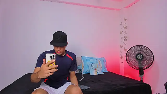 Snapshot of Axel_Cody_ chatting on 11.21.25 Axel Cody online show from 11.21.25